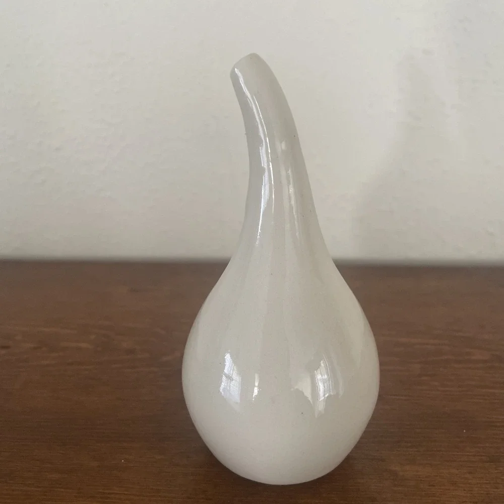 Teardrop Bud Vase Art Pottery White‎ 80s Vintage 4.5
